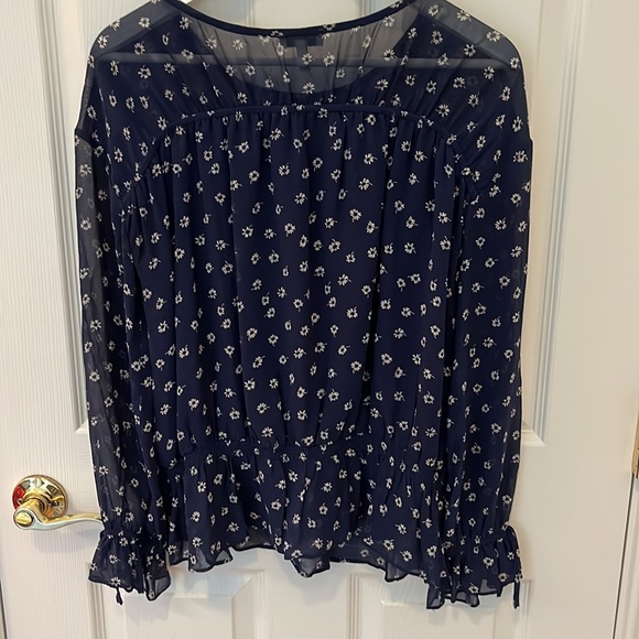 Silk floral Blouse - Picture 4 of 4